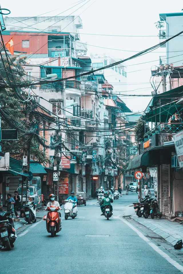 Hà Nội những ngày giãn cách xã hội: Lặng và đẹp! - Ảnh 7. Hà Nội những ngày giãn cách xã hội: Lặng và đẹp! - Ảnh 7.