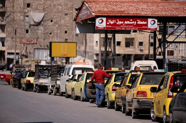 Syria quyết định giảm trợ giá nhiên liệu ô tô - Ảnh 1.