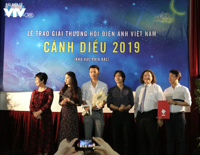 Nhìn lại những hình ảnh đáng nhớ tại lễ trao giải Cánh diều 2019 - Ảnh 20.