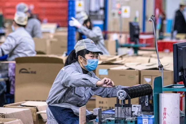 Hậu COVID-19, Trung Quốc sẽ mua cả thế giới? - Ảnh 1. Hậu COVID-19, Trung Quốc sẽ mua cả thế giới? - Ảnh 1.