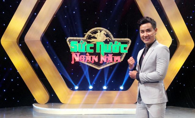 Nguyên Khang lần đầu tiên dẫn gameshow về pháp luật, giật mình vì tiền thưởng khủng - Ảnh 1.