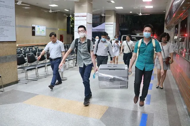 Hành trình xuyên Việt, xuyên đêm vận chuyển, ghép tạng cho bệnh nhân xơ gan - Ảnh 5. Hành trình xuyên Việt, xuyên đêm vận chuyển, ghép tạng cho bệnh nhân xơ gan - Ảnh 5.