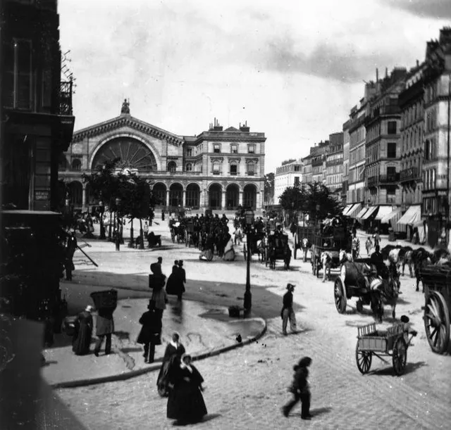 Paris thời xưa cũ: Lãng mạn và yên bình - Ảnh 1.