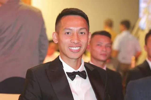 Truc-tiep-trao-giai-Qua-bong-Vang-Viet-Nam-2019-Chuyen-gia-bau-Hung-Dung-am-100872437_2712099765734378_1013526571488641024_n-6-1590497228-549-width660height439 Truc-tiep-trao-giai-Qua-bong-Vang-Viet-Nam-2019-Chuyen-gia-bau-Hung-Dung-am-100872437_2712099765734378_1013526571488641024_n-6-1590497228-549-width660height439