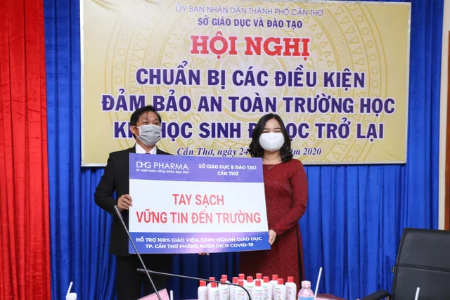 Cận ngày nhập học, Dược Hậu Giang đồng hành cùng giáo viên Cần Thơ vững tin đến trường - Ảnh 1.