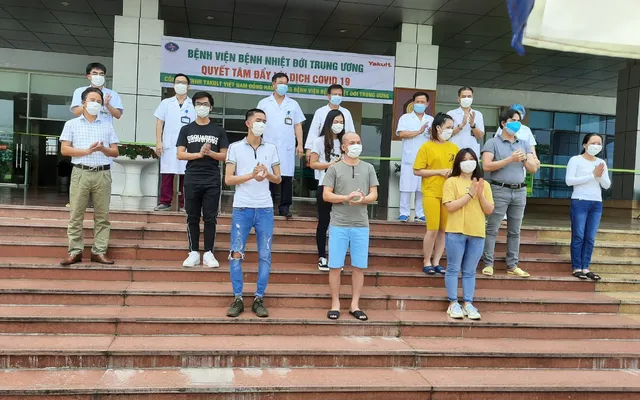 1 trong 3 bệnh nhân mắc COVID-19 nặng nhất được công bố khỏi bệnh - Ảnh 1. 1 trong 3 bệnh nhân mắc COVID-19 nặng nhất được công bố khỏi bệnh - Ảnh 1.