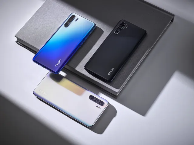 Oppo Reno3 với ốp lưng hoa sen ra mắt tại Việt Nam ngày 8/5 - Ảnh 1. Oppo Reno3 với ốp lưng hoa sen ra mắt tại Việt Nam ngày 8/5 - Ảnh 1.