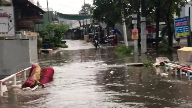 Đồng Nai: Mưa lớn, nhiều tuyến đường ngập nặng - Ảnh 1.