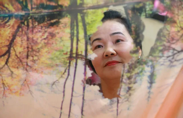 Hoạ sỹ Thanh Thục - người ghép vải vào hồn tranh - Ảnh 3. Hoạ sỹ Thanh Thục - người ghép vải vào hồn tranh - Ảnh 3.