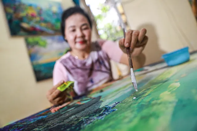 Hoạ sỹ Thanh Thục - người ghép vải vào hồn tranh - Ảnh 7. Hoạ sỹ Thanh Thục - người ghép vải vào hồn tranh - Ảnh 7.
