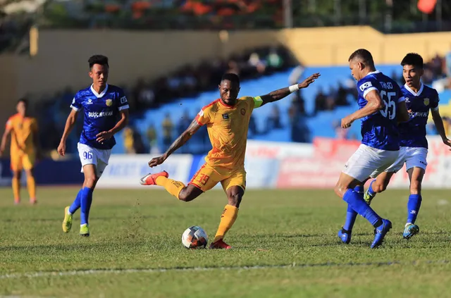 Vòng 5 LS V.League 1-2020: Vòng đấu của bất ngờ và những điều đầu tiên - Ảnh 2.