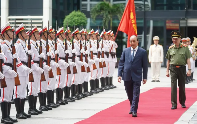 Công an là lực lượng trên tuyến đầu, đóng góp tích cực cho chiến thắng đại dịch COVID-19 - Ảnh 1.