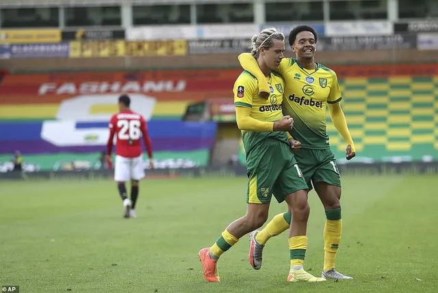 Norwich 0-1 Manchester United: 120 phút nghẹt thở - Ảnh 2.