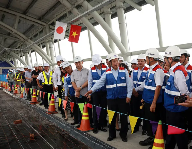 Phó Thủ tướng Phạm Bình Minh thị sát tuyến metro số 1 của TP.HCM - Ảnh 4.