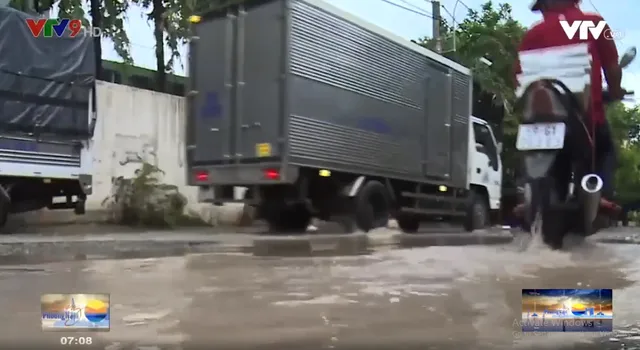 TP.HCM khổ sở vì ngập do cống thoát nước không kịp