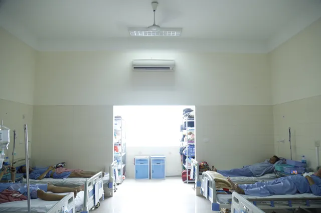 Bệnh viện tăng cường chống nóng cho bệnh nhân - Ảnh 4. Bệnh viện tăng cường chống nóng cho bệnh nhân - Ảnh 4.