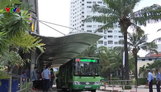 Hậu COVID-19, nhiều tuyến xe bus nguy cơ bị ngừng hoạt động - Ảnh 1. Hậu COVID-19, nhiều tuyến xe bus nguy cơ bị ngừng hoạt động - Ảnh 1.