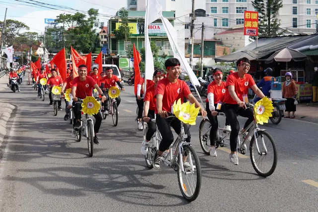 Qua 23 tỉnh, thành phố, Hành trình Đỏ tiếp nhận gần 16.000 đơn vị máu - Ảnh 2.