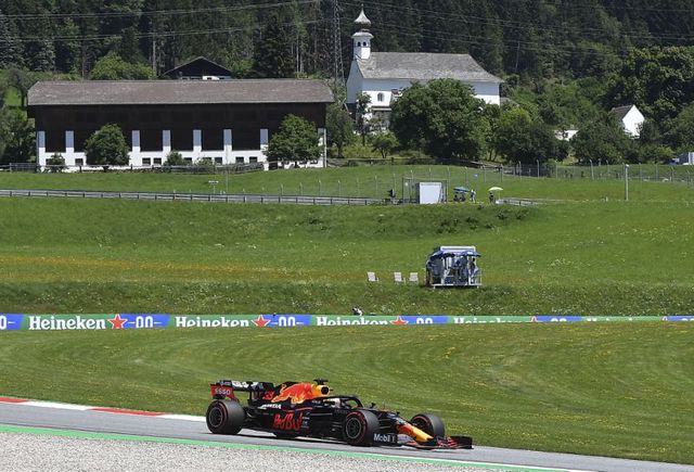 Max Verstappen đạt thành tích tốt nhất buổi chạy thử GP Styria - Ảnh 2.