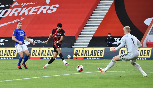 Bournemouth 4-1 Leicester City: Thua sốc đội cầm đèn đỏ, Bầy Cáo nguy cơ bật khỏi top 4 - Ảnh 3.