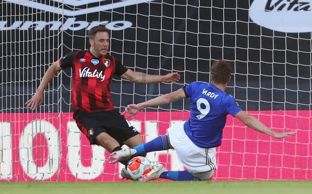 Bournemouth 4-1 Leicester City: Thua sốc đội cầm đèn đỏ, Bầy Cáo nguy cơ bật khỏi top 4 - Ảnh 1.