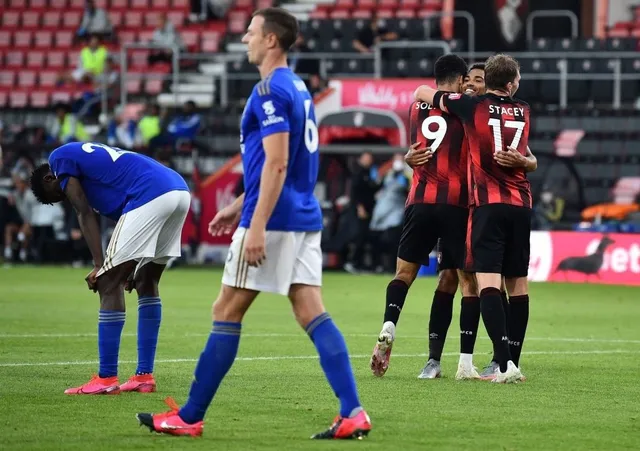 Bournemouth 4-1 Leicester City: Thua sốc đội cầm đèn đỏ, Bầy Cáo nguy cơ bật khỏi top 4 - Ảnh 5.