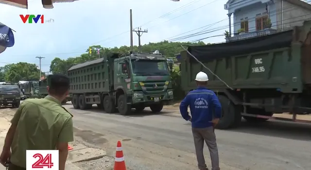 Xe công ty chở quá tải, lãnh đạo nói hỏng tôi đền, hỏng nhiều tôi xây lại - Ảnh 1.