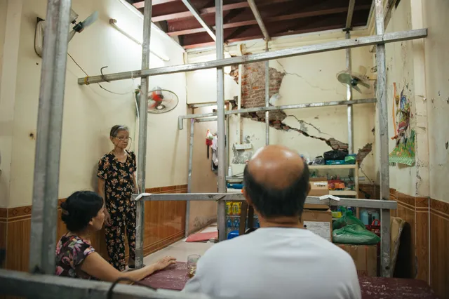 Khó tin: Nhà chống nạng giữa Thủ đô - Ảnh 5. Khó tin: Nhà chống nạng giữa Thủ đô - Ảnh 5.