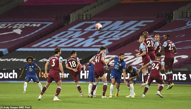 West Ham United 3-2 Chelsea: The Blues thua sốc - Ảnh 4.