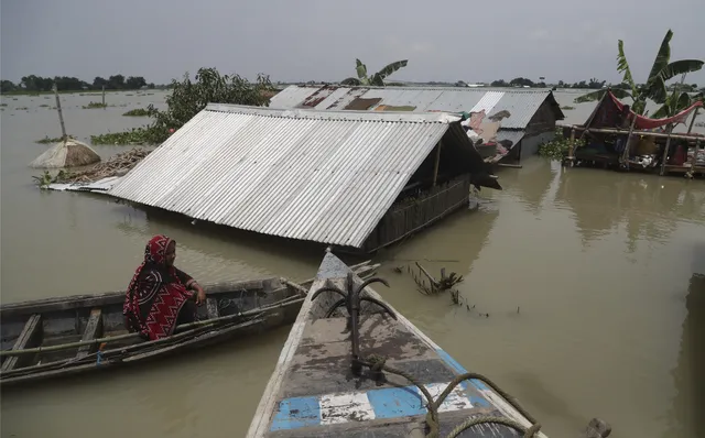 Lũ lụt ở Ấn Độ và Nepal, gần 4 triệu người phải sơ tán, ít nhất 189 người thiệt mạng - Ảnh 1.