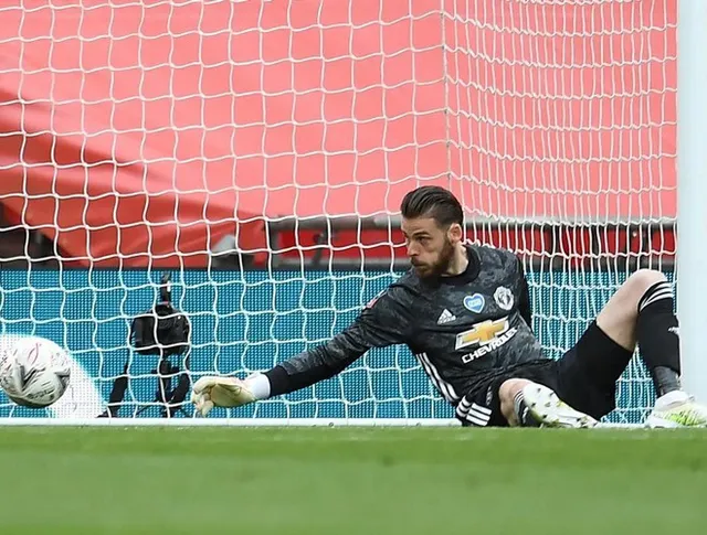 De Gea nhận chỉ trích nặng nề sau sai lầm trong trận thua của Manchester United - Ảnh 1.