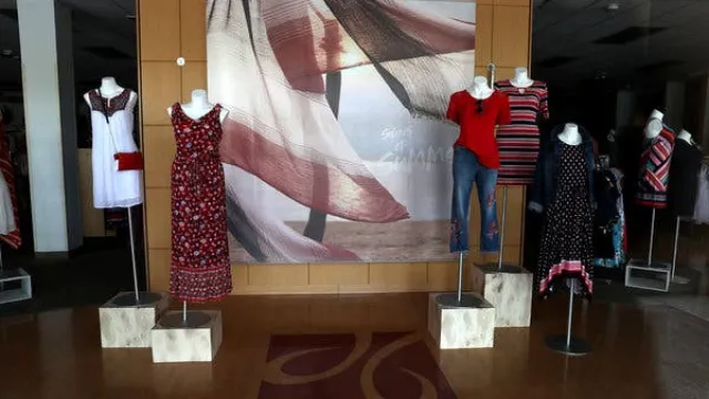 Tiếp bước Brooks Brothers, thêm một đại gia bán lẻ thời trang Mỹ gục ngã vì COVID-19 - Ảnh 2. Tiếp bước Brooks Brothers, thêm một đại gia bán lẻ thời trang Mỹ gục ngã vì COVID-19 - Ảnh 2.