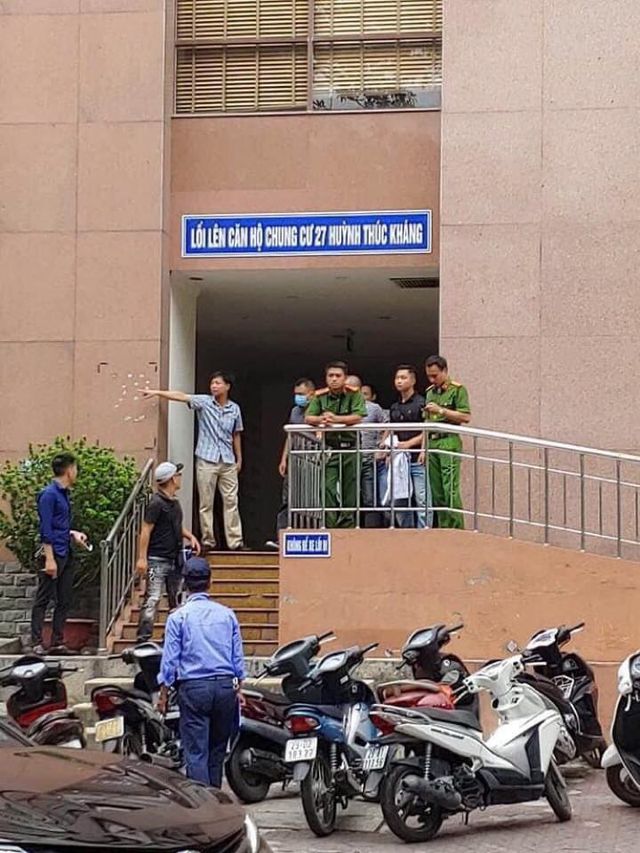 Hai đối tượng nổ súng cướp ngân hàng BIDV ở Hà Nội - Ảnh 1.