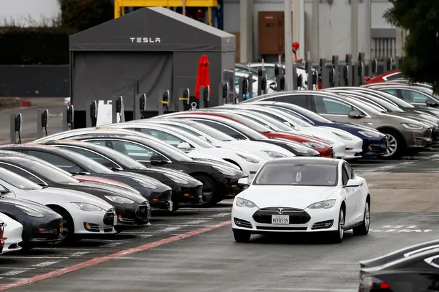 Đánh bại COVID-19, cho Toyota hít khói: Elon Musk đã làm gì với Tesla? - Ảnh 2. Đánh bại COVID-19, cho Toyota hít khói: Elon Musk đã làm gì với Tesla? - Ảnh 2.