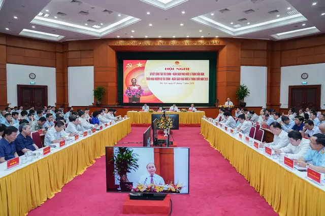 Thủ tướng Nguyễn Xuân Phúc: Lắng nghe hơi thở cuộc sống, không để cua cậy càng, cá cậy vây - Ảnh 2.