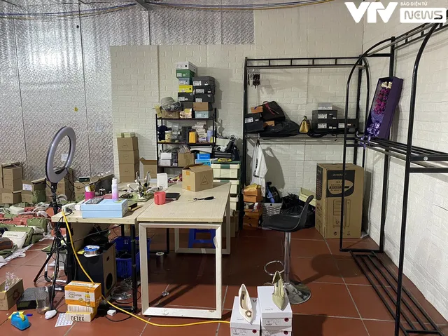 Cận cảnh kho hàng lậu 10.000 m2 được bán công khai trên Facebook - Ảnh 4. Cận cảnh kho hàng lậu 10.000 m2 được bán công khai trên Facebook - Ảnh 4.