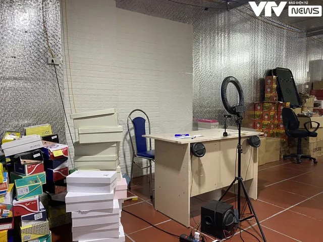 Cận cảnh kho hàng lậu 10.000 m2 được bán công khai trên Facebook - Ảnh 3. Cận cảnh kho hàng lậu 10.000 m2 được bán công khai trên Facebook - Ảnh 3.