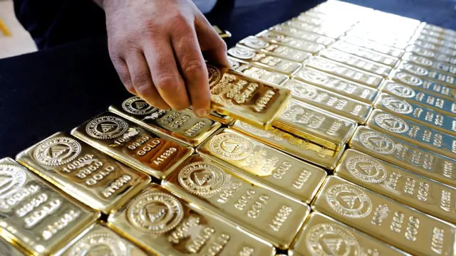Giá vàng tiếp tục leo thang, nhảy vọt lên 50,3 triệu đồng/lượng - Ảnh 2. Giá vàng tiếp tục leo thang, nhảy vọt lên 50,3 triệu đồng/lượng - Ảnh 2.