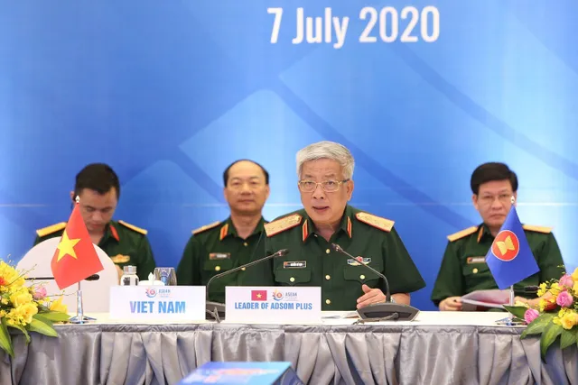 Bộ trưởng Bộ Quốc phòng: Đại dịch COVID-19 là thách thức an ninh phi truyền thống vô cùng lớn - Ảnh 1. Bộ trưởng Bộ Quốc phòng: Đại dịch COVID-19 là thách thức an ninh phi truyền thống vô cùng lớn - Ảnh 1.