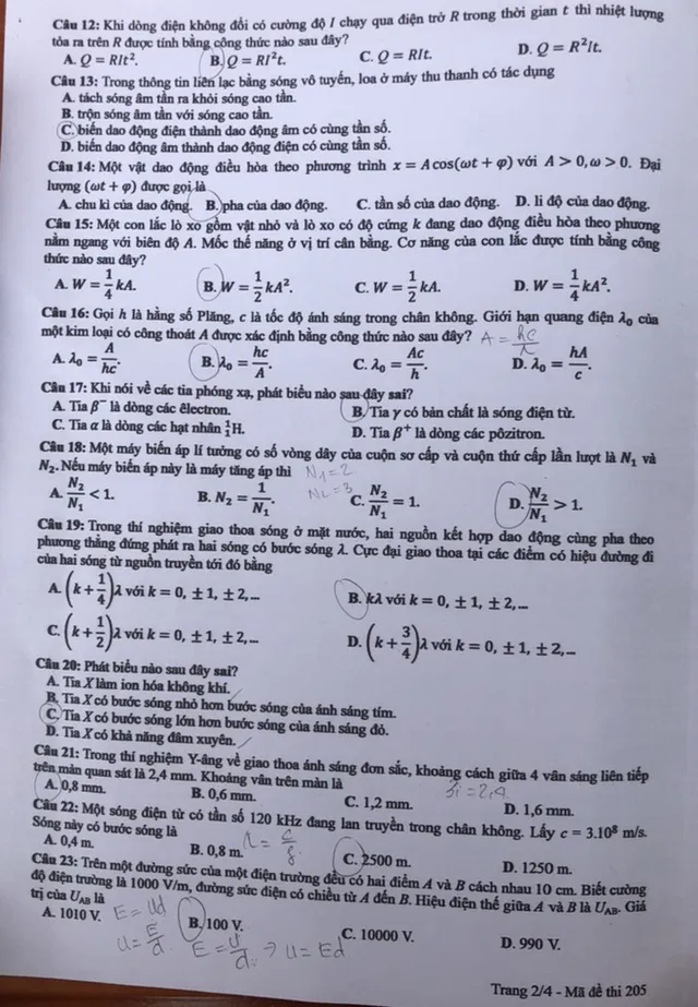 Đề thi chính thức môn Vật lý, bài thi Khoa học tự nhiên của kỳ thi tốt nghiệp THPT 2020 - Ảnh 2.