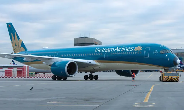 Vietnam Airlines: Hai tháng hồi phục bay nội địa, niềm vui chẳng tày gang - Ảnh 1.