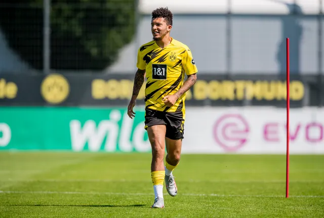 Manchester United nhận câu trả lời về thương vụ Jadon Sancho - Ảnh 2.