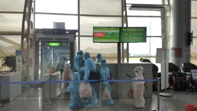 Vietjet đưa hơn 800 khách từ tâm dịch Đà Nẵng trở về nhà - Ảnh 2.