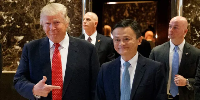 Sau TikTok và WeChat, Alibaba hãy cẩn thận với ông Trump - Ảnh 2. Sau TikTok và WeChat, Alibaba hãy cẩn thận với ông Trump - Ảnh 2.