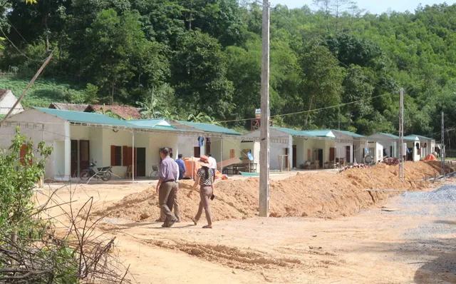 Người dân làng chài có nhà mới sau nhiều năm mong mỏi - Ảnh 1.