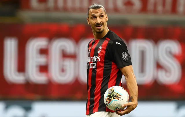 AC Milan gặp khó trong việc gia hạn với Ibrahimovic - Ảnh 1.