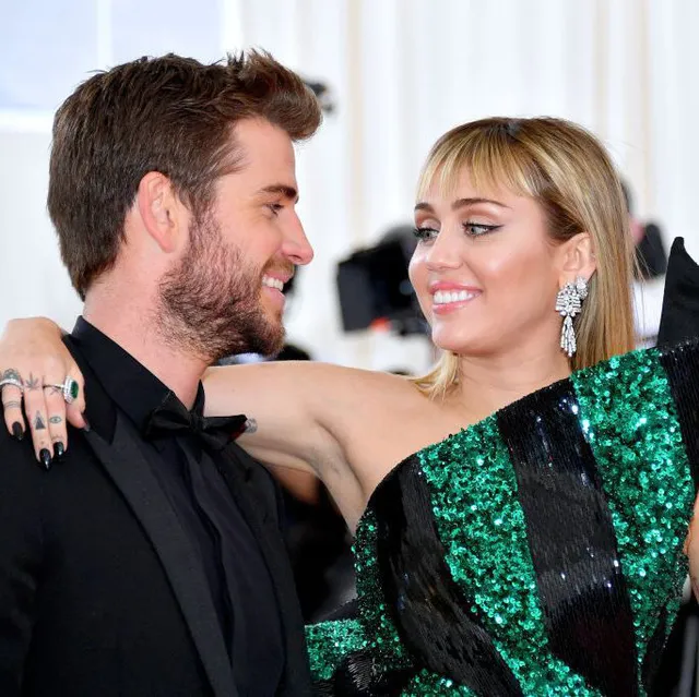 Miley Cyrus hồi tưởng ly hôn chồng cũ: Đau đớn như cái chết - Ảnh 1.