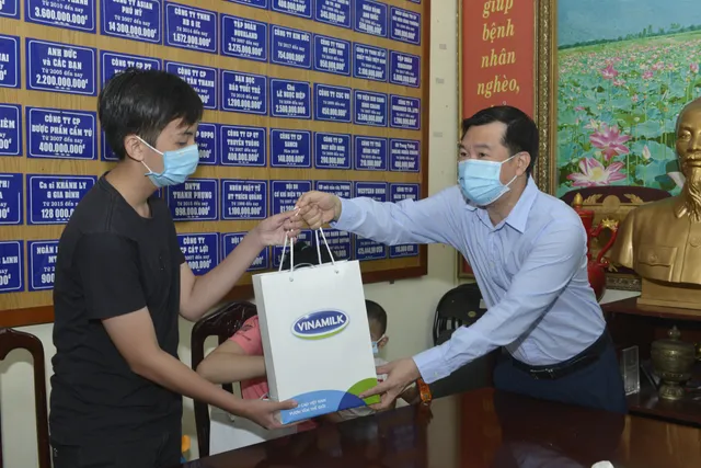 Vinamilk tài trợ kinh phí giúp các bệnh nhi khó khăn được phẫu thuật tim - Ảnh 2.