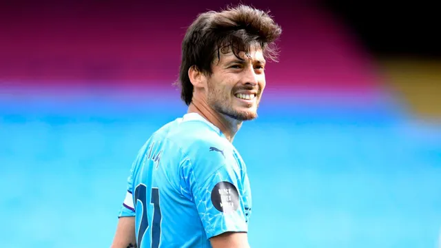 Manchester City lên kế hoạch dựng tượng tôn vinh David Silva - Ảnh 1.