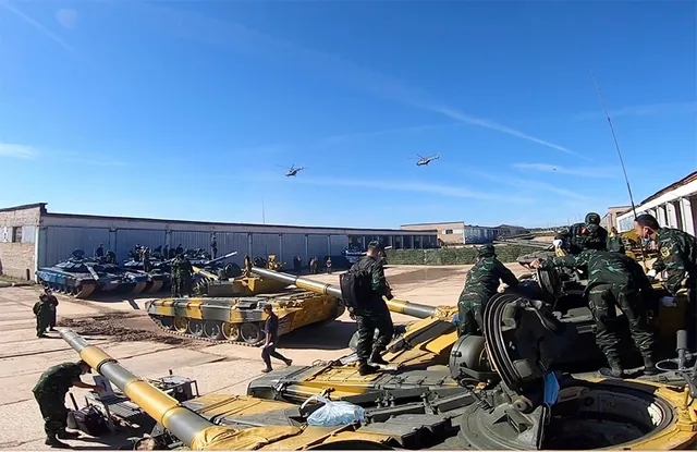 Ngắm chiến mã dũng mãnh T-72B3 của tuyển Xe tăng QĐND Việt Nam sắp xung trận - Ảnh 2. Ngắm chiến mã dũng mãnh T-72B3 của tuyển Xe tăng QĐND Việt Nam sắp xung trận - Ảnh 2.